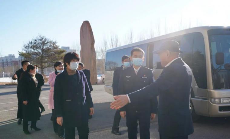 朝陽副市長、市公安局黨委書記、局長趙丕顯帶隊參觀冰河集團